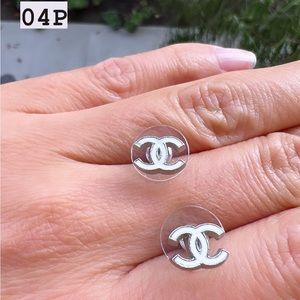 CHANEL CC mini studs